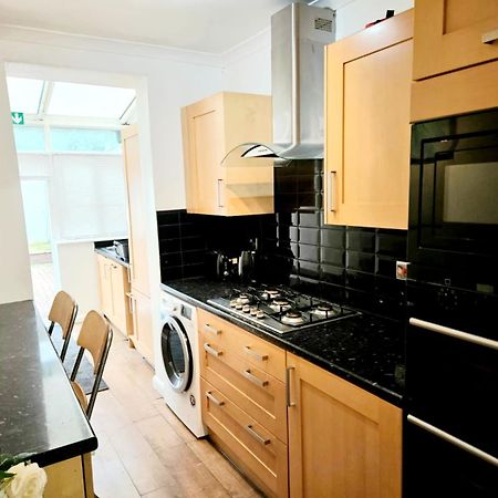 Cosy Room Stay 5 萨顿 外观 照片
