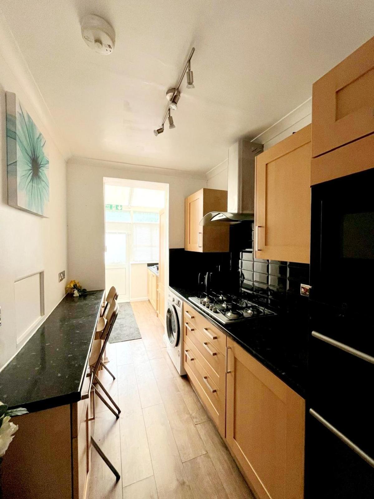Cosy Room Stay 5 萨顿 外观 照片